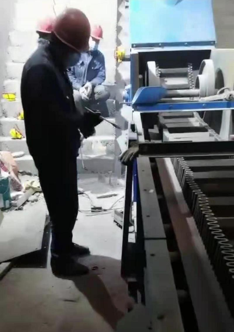 大傾角皮帶輸送機安裝現場圖片1